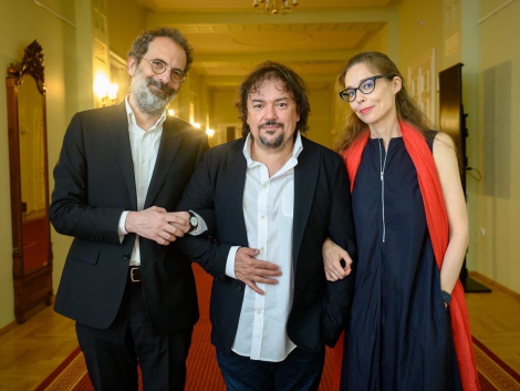 1F14EDBC-CD69-404F-99C3-309BB3F3686F