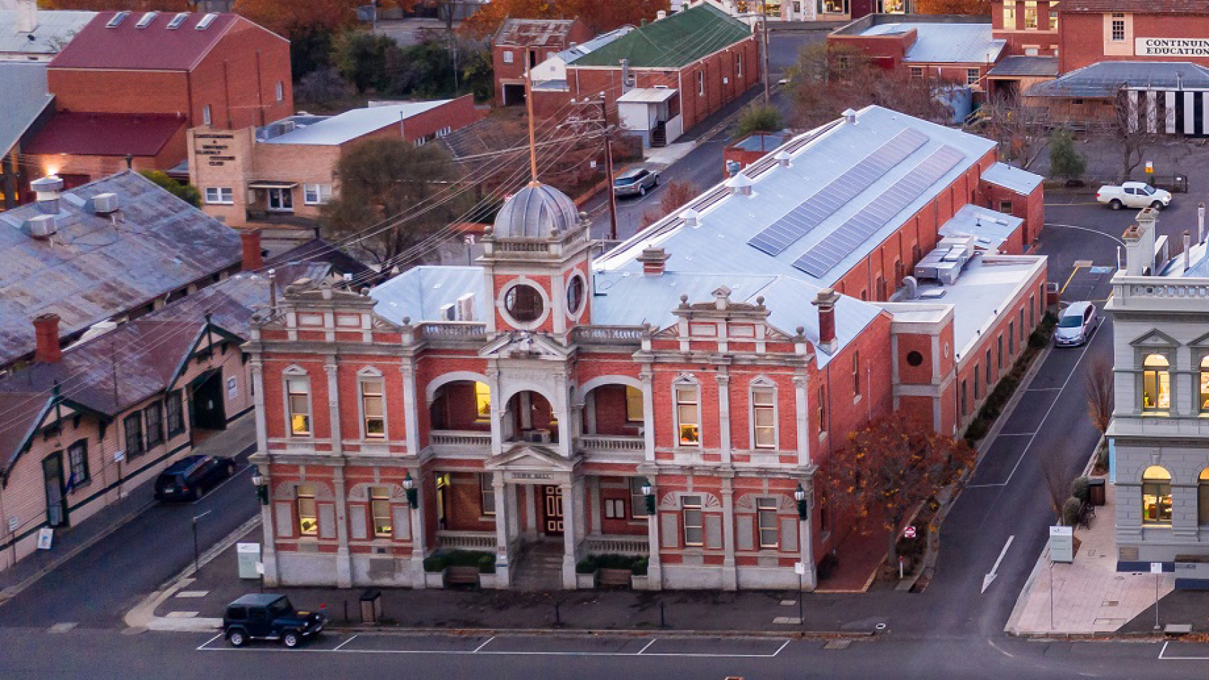 Castlemaine-Town-Hall-aerial-crop